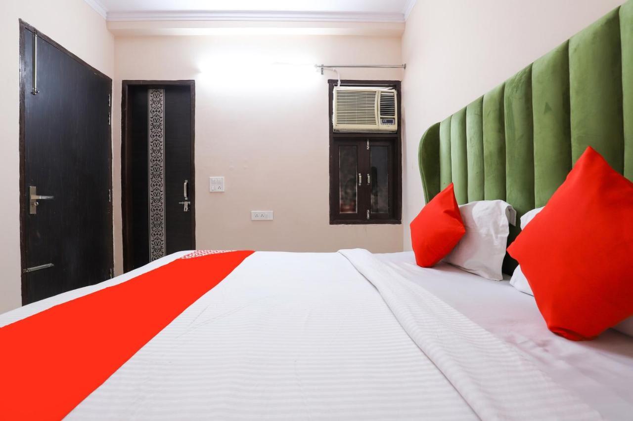 Oyo 77819 Shahdara Inn New Delhi Exteriör bild