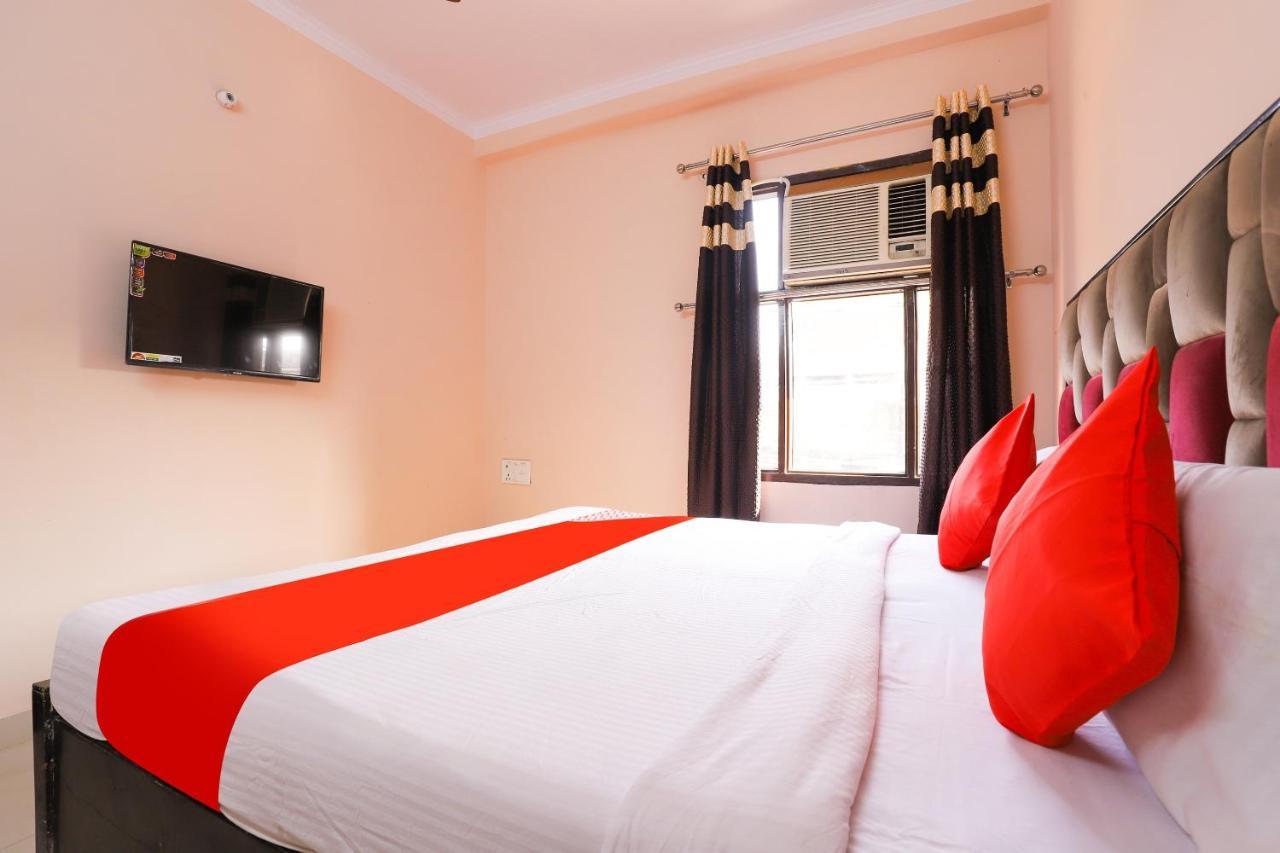 Oyo 77819 Shahdara Inn New Delhi Exteriör bild